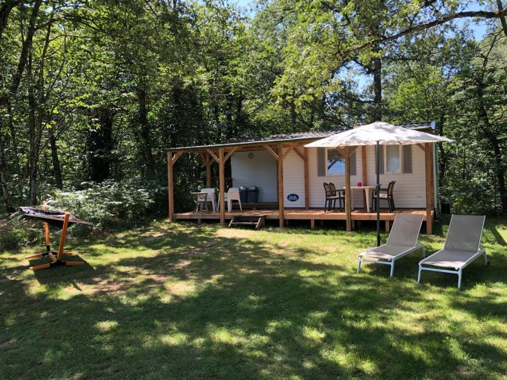 Les Cabanes De Rouffignac Villa Екстериор снимка
